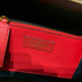 Picture of Valentino Handbags _SKUfw176329653fw
